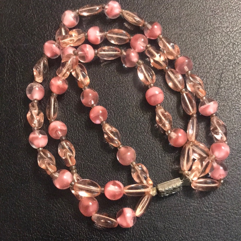 VINTAGE PINK GLASS BEADED BRACELET